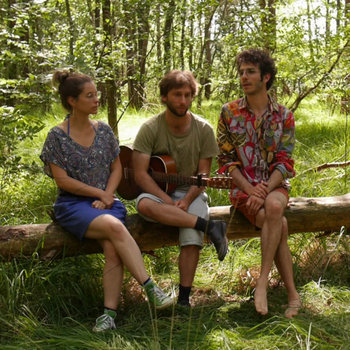 Peyo & les Paillettes : une parenthèse enchantée à la Chapelle Saint-Guénolé