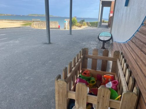 Bacs à jouets de plage : un geste simple pour le plaisir de tous !