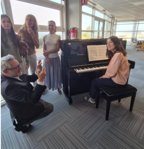 🎹 Un piano pour tous au Centre de rééducation de Trestel