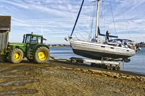 Hivernage des bateaux : les manutentions s’organisent à Trévou