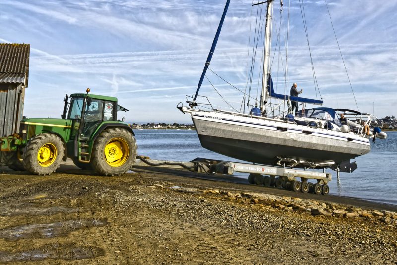 Hivernage des bateaux : les manutentions s’organisent à Trévou